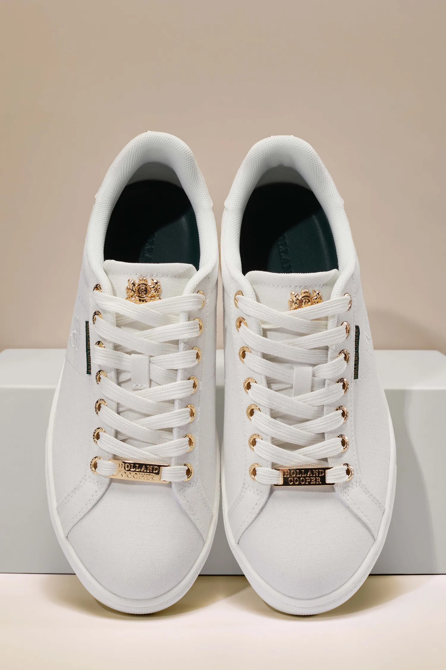 Hot Chelsea Court Trainer (White) Women Trainers
