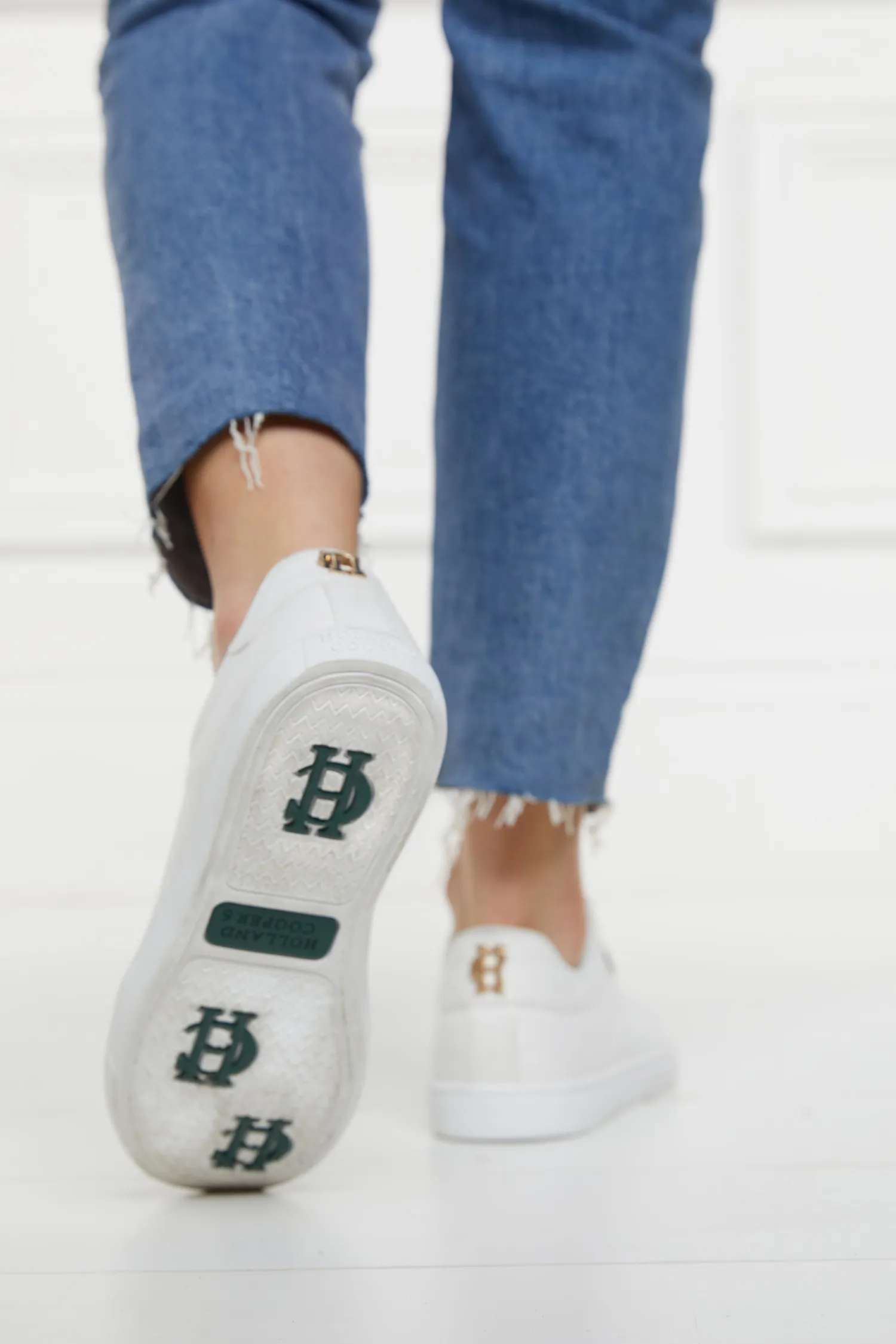 Hot Chelsea Court Trainer (White) Women Trainers
