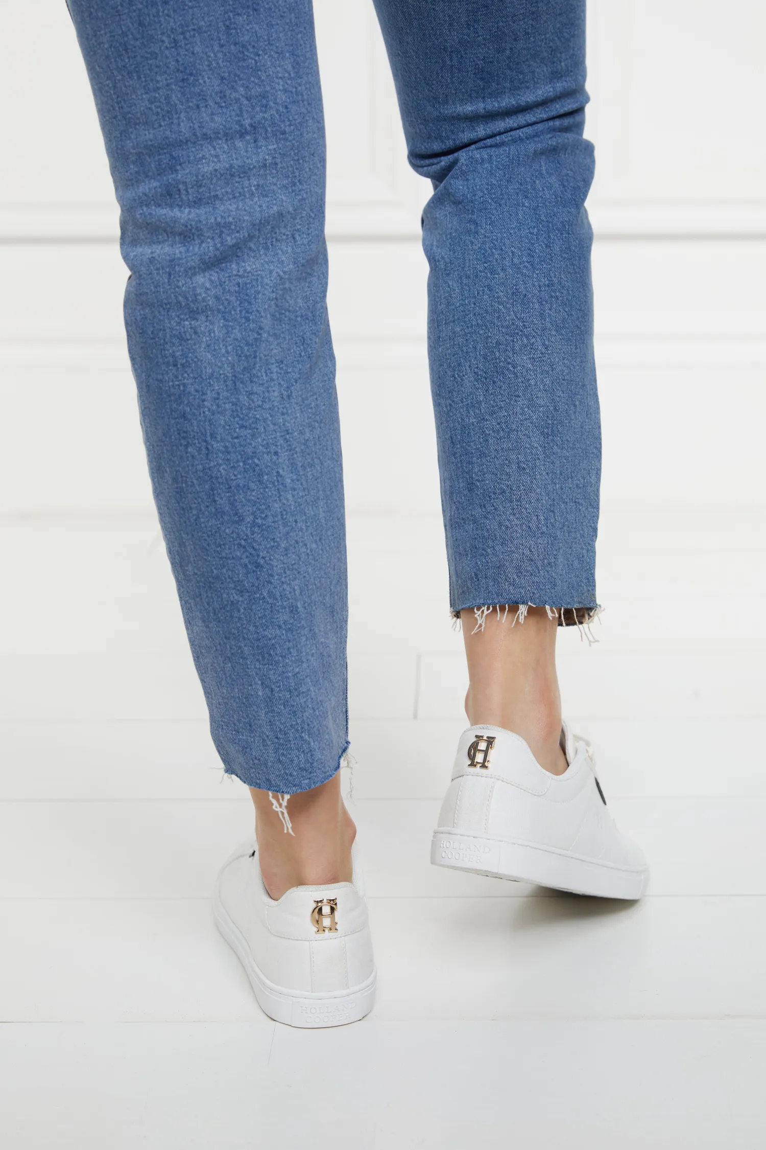Hot Chelsea Court Trainer (White) Women Trainers