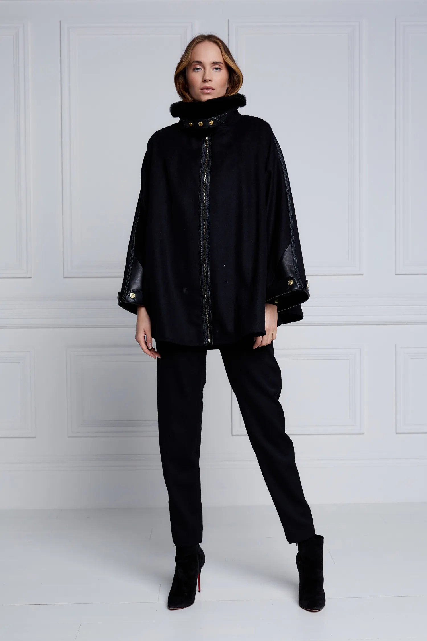Outlet Chiltern Cape (Soft Black) Women Capes|Tailoring