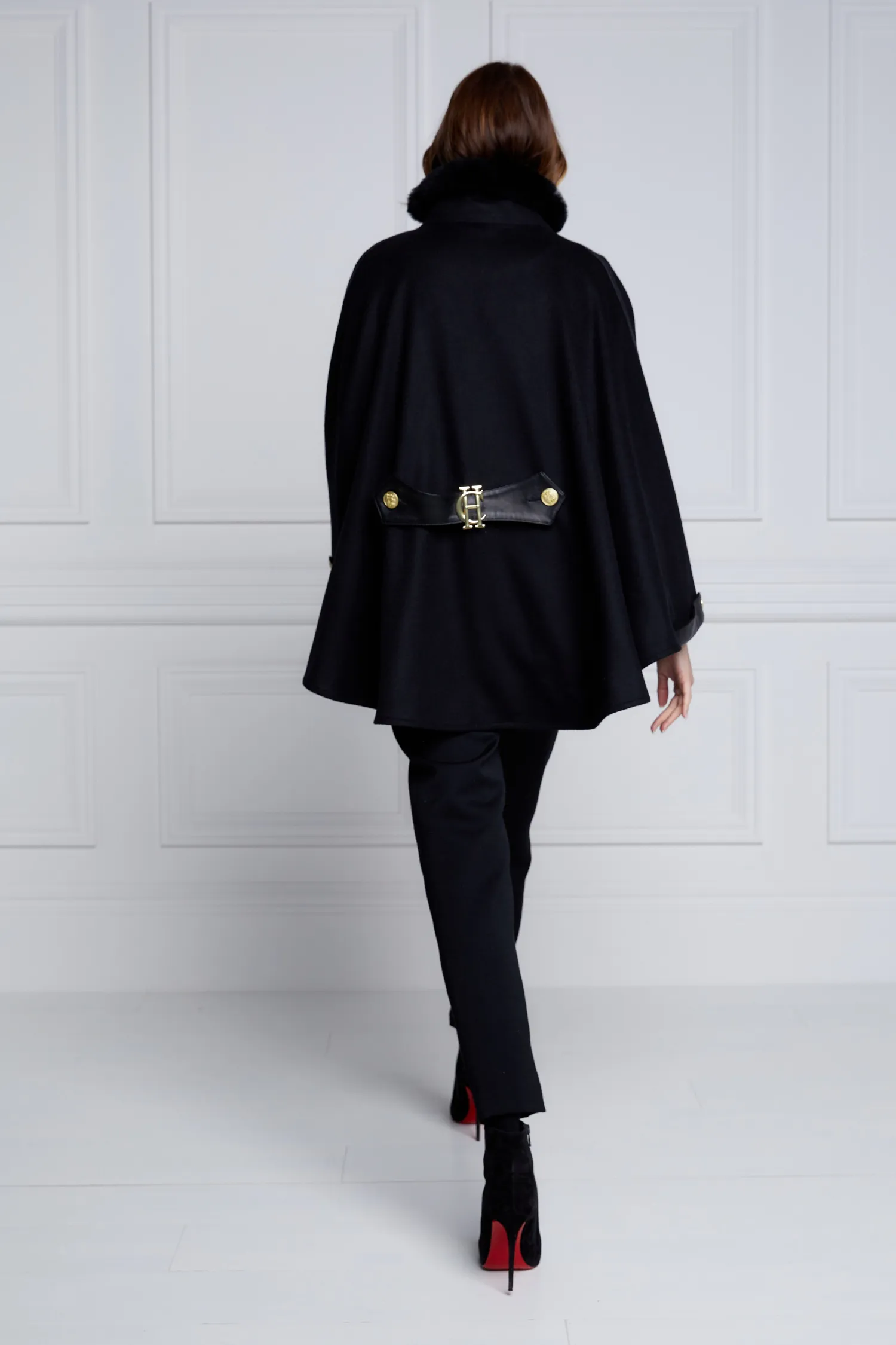 Outlet Chiltern Cape (Soft Black) Women Capes|Tailoring