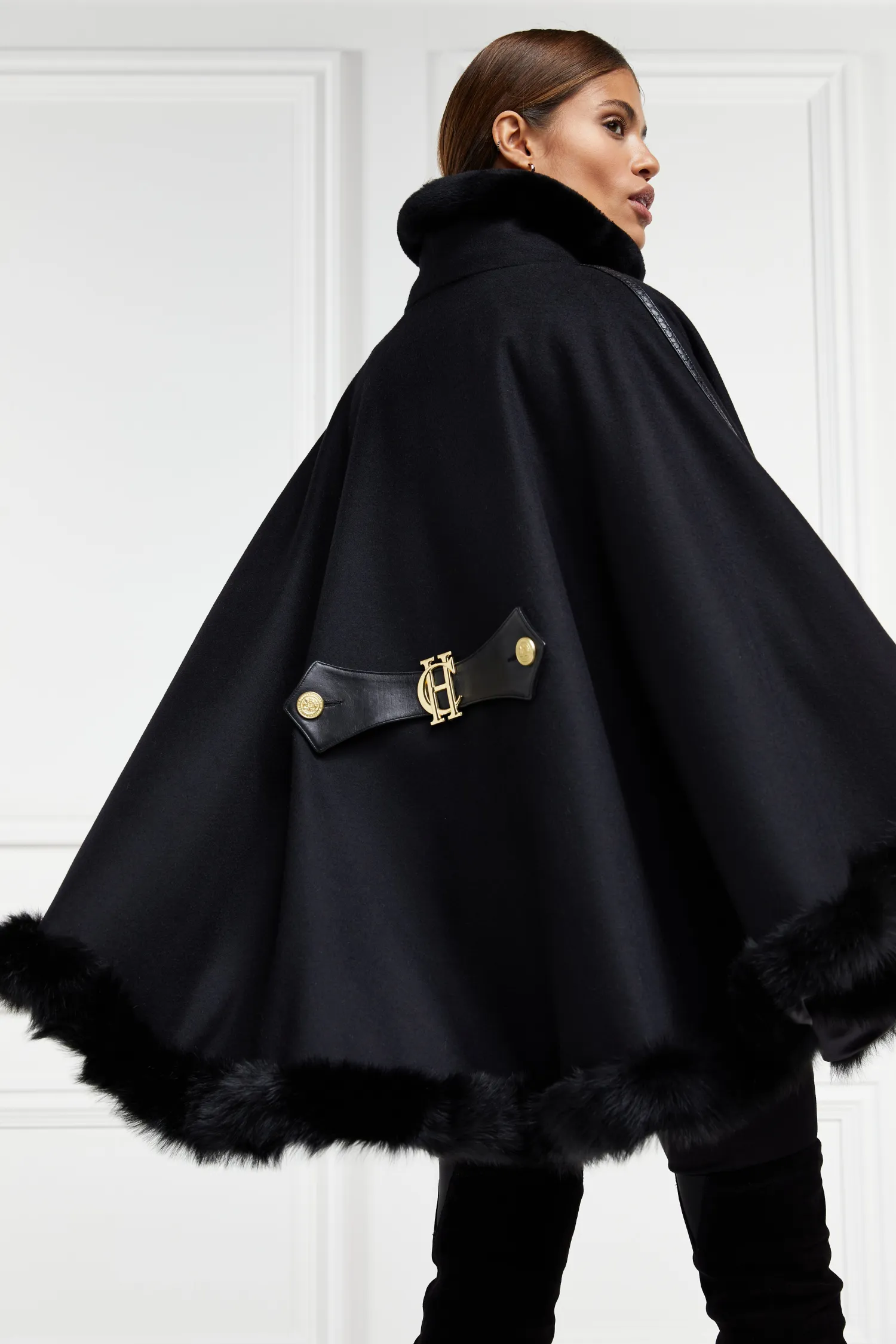 Hot Gold Label Chiltern Cape (Soft Black) Women Capes