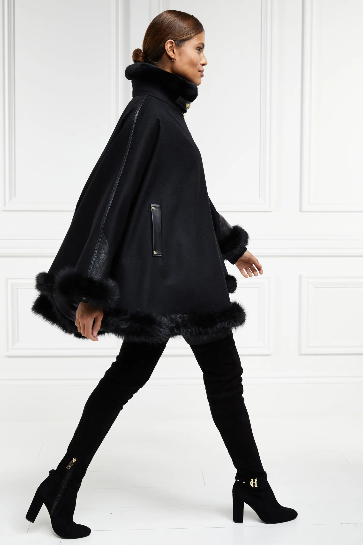 Hot Gold Label Chiltern Cape (Soft Black) Women Capes
