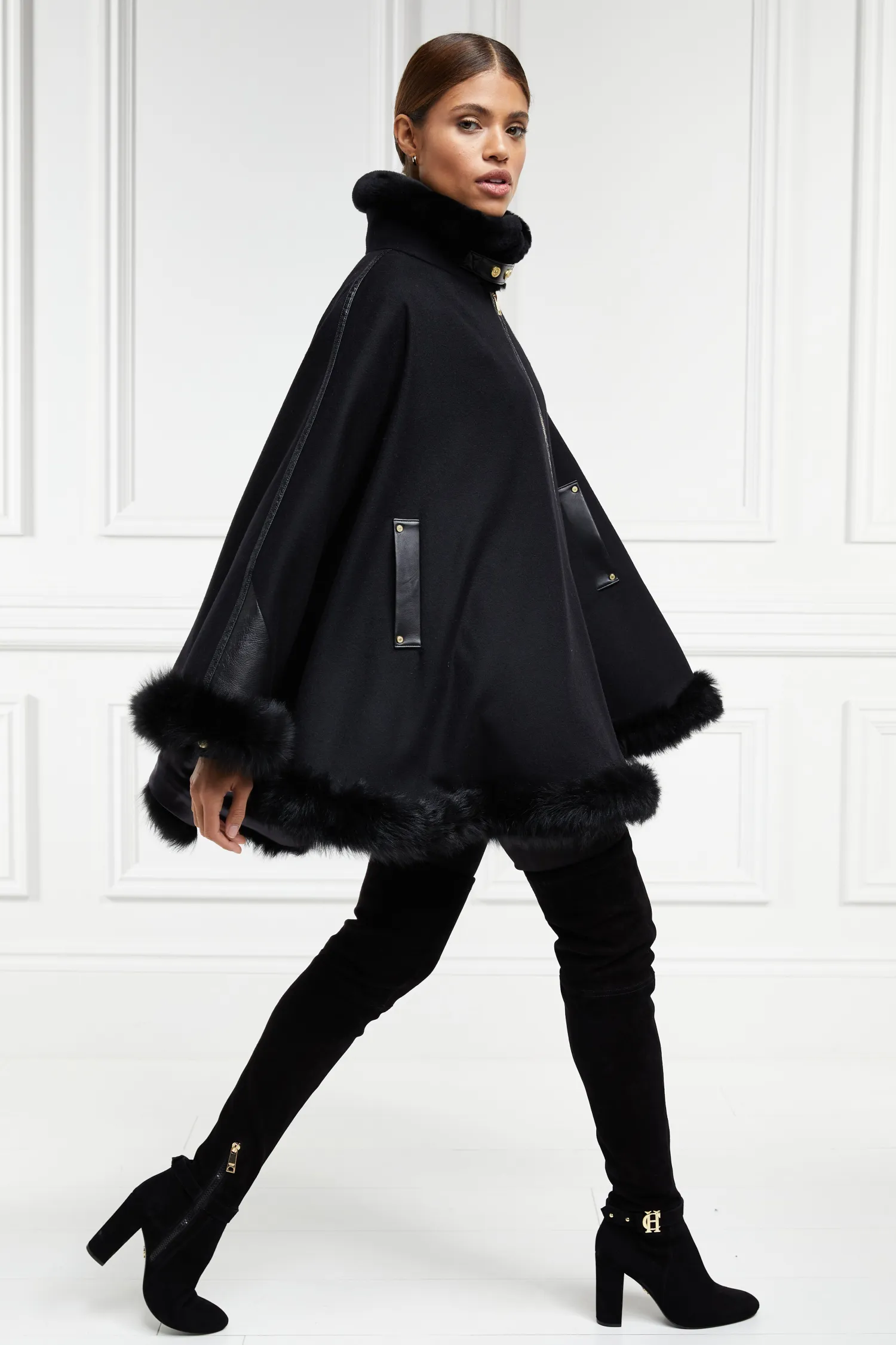 Hot Gold Label Chiltern Cape (Soft Black) Women Capes