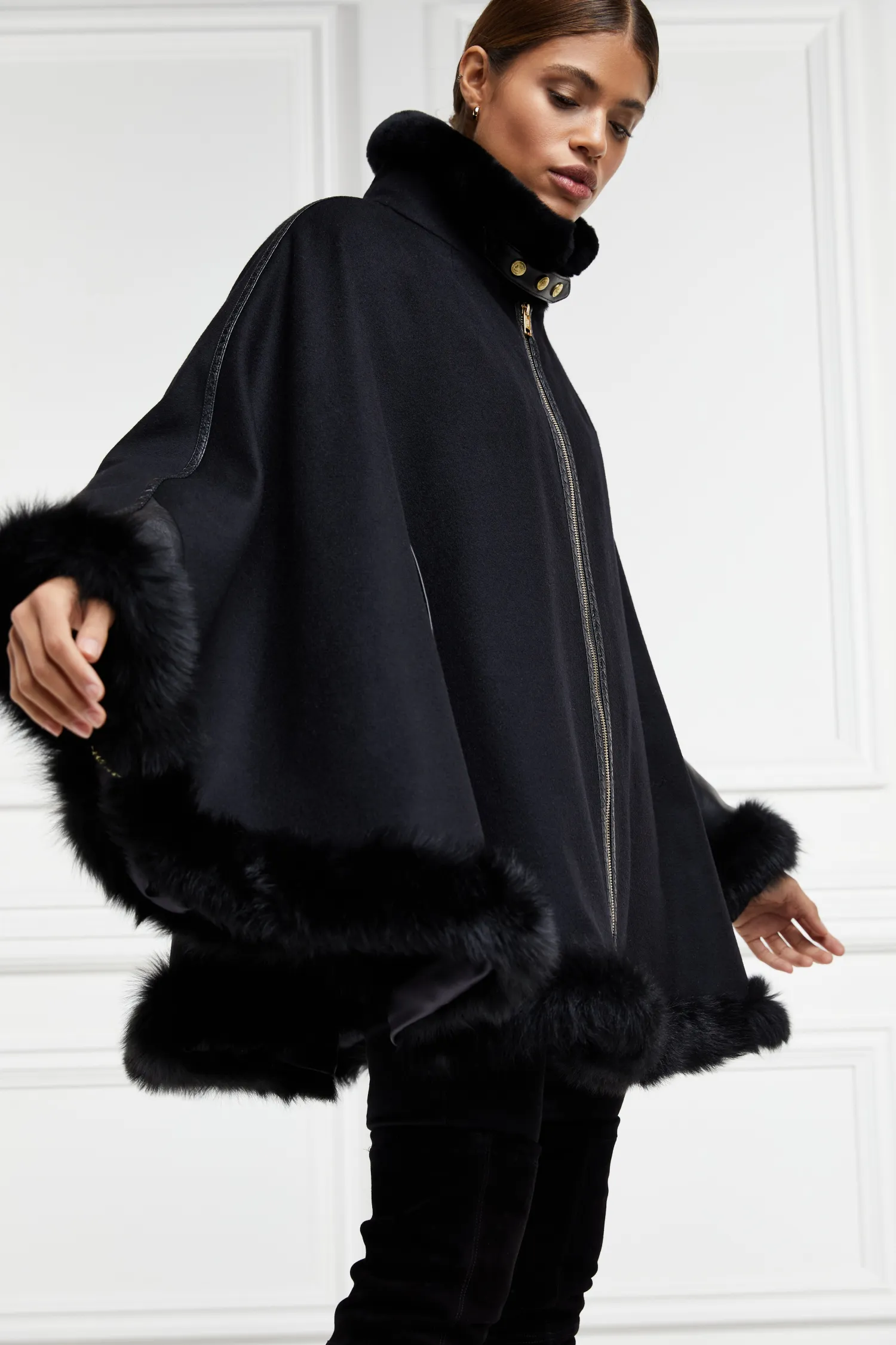 Hot Gold Label Chiltern Cape (Soft Black) Women Capes